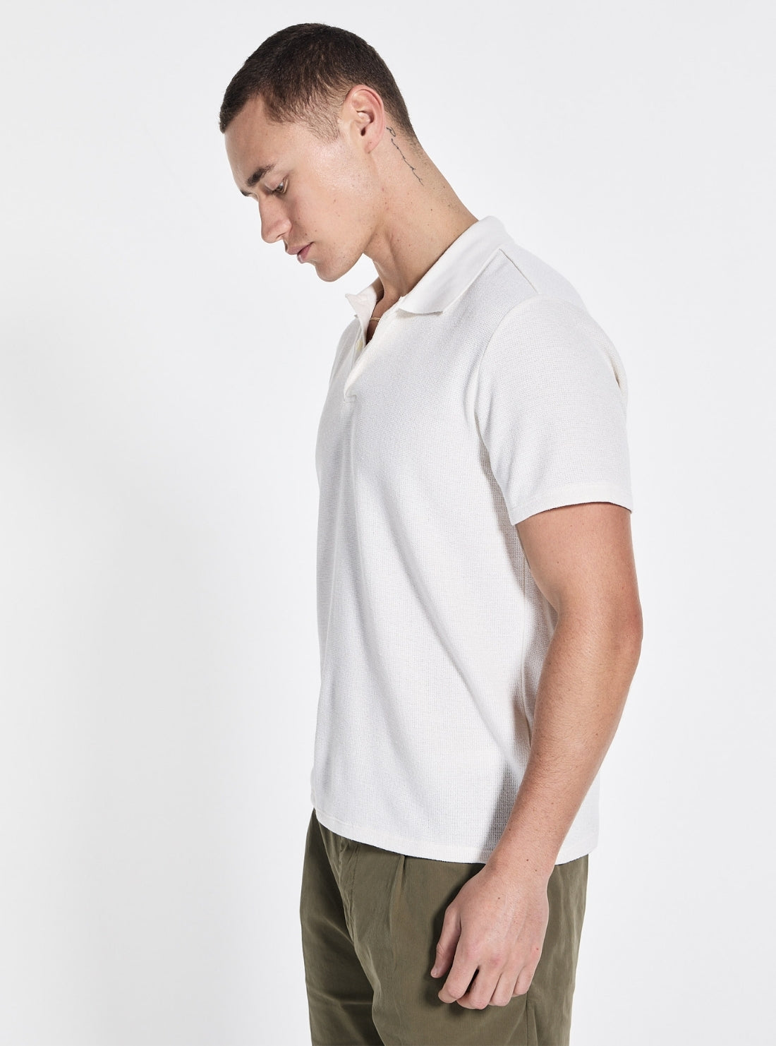 GUESS Mens White Madden Soft Knitted Polo Shirt M5GP27KCRF0 Side View