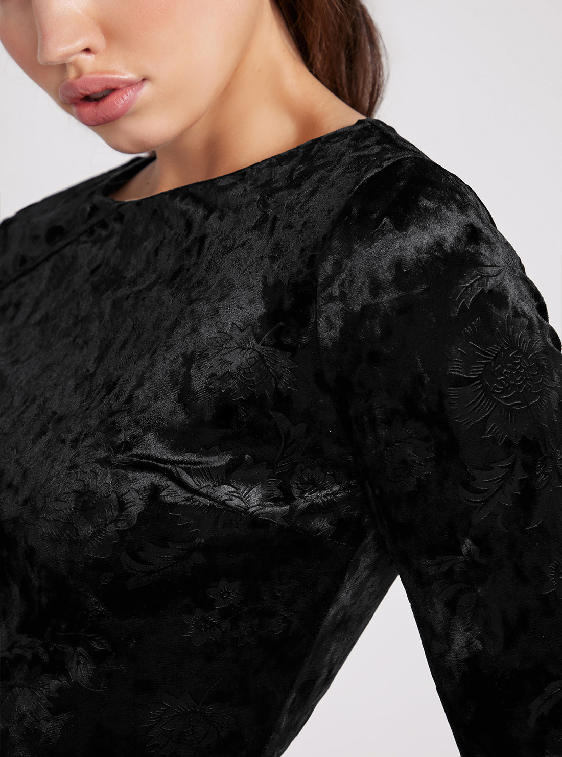 Black Aida Velvet Top | GUESS Women's Apparel | detail view