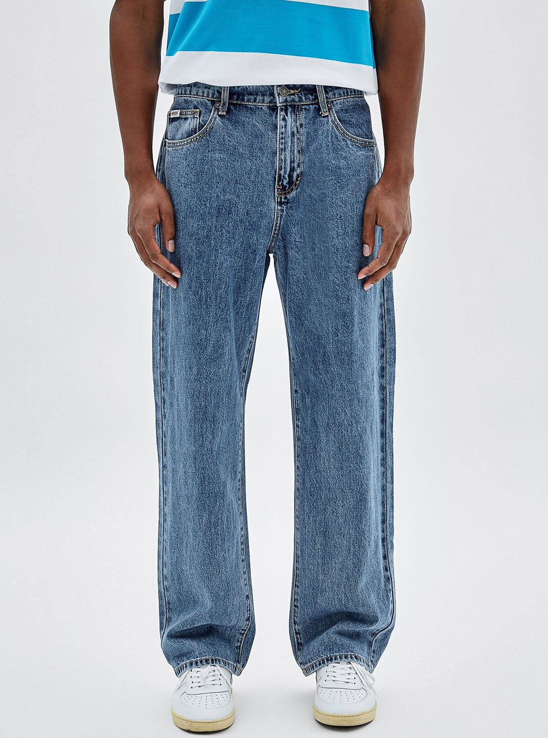 GUESS Men's Guess Originals Mid Rise Straight Leg Bowie Denim Jeans In Medium Wash M2YG39D4DP0 Front View