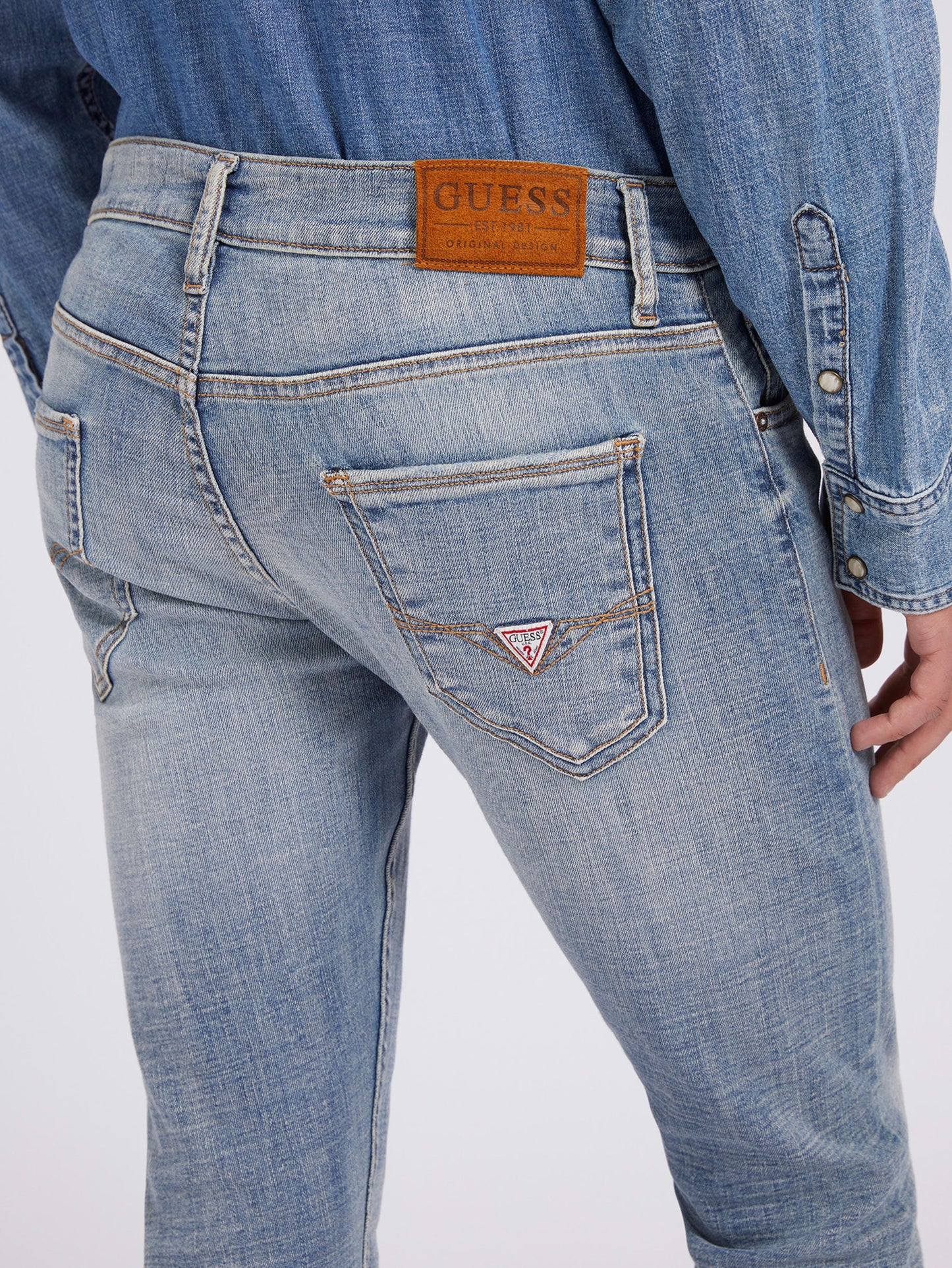 GUESS Men's Low-Rise Skinny Fit Miami Denim Jeans In Stream Wash M2YAN1D4G25 Detail View