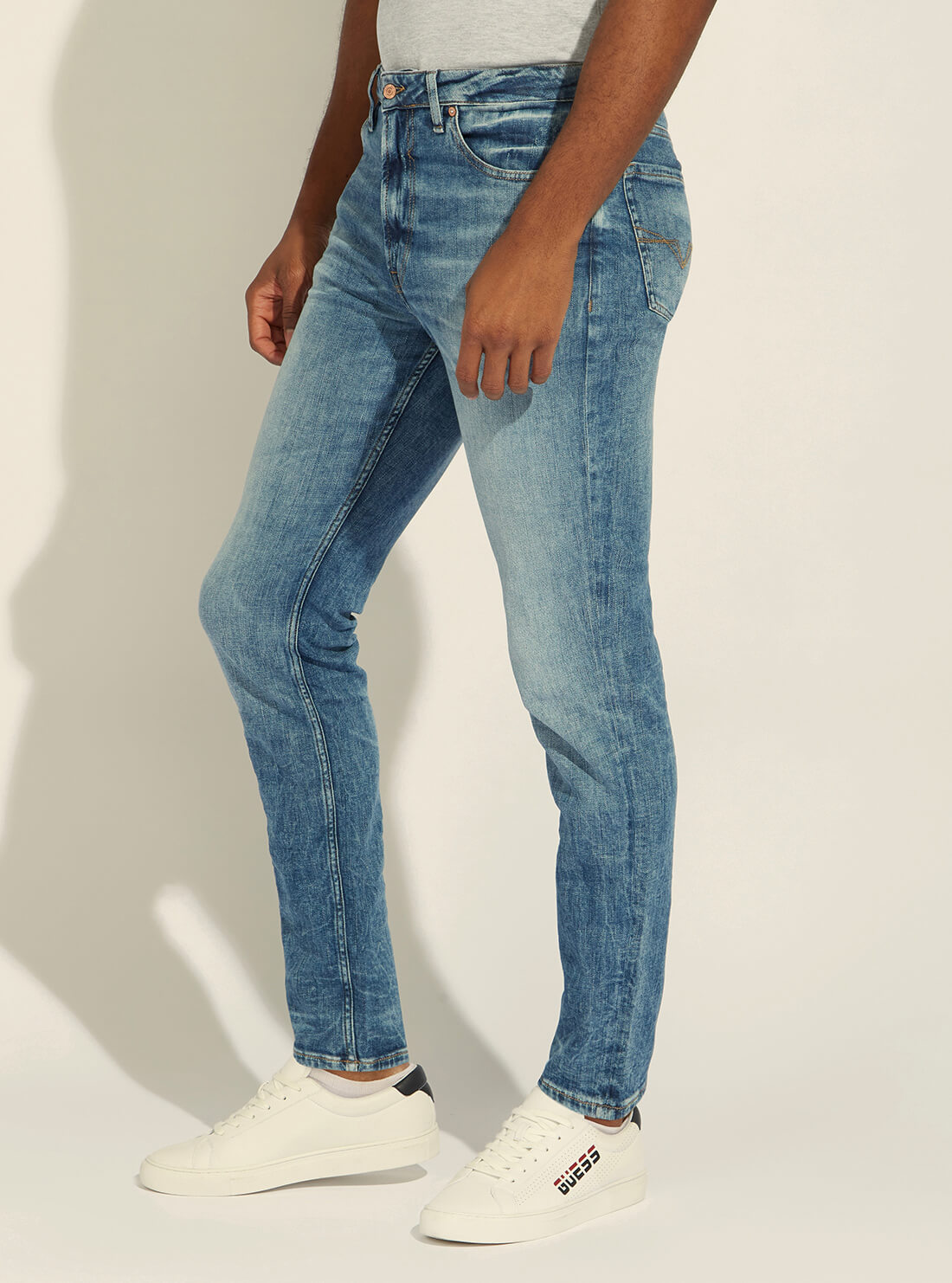 GUESS Mens Mid-Rise Slim Fit Drake Denim Jeans in Pearl Wash M2GA37D4ME2 Side View