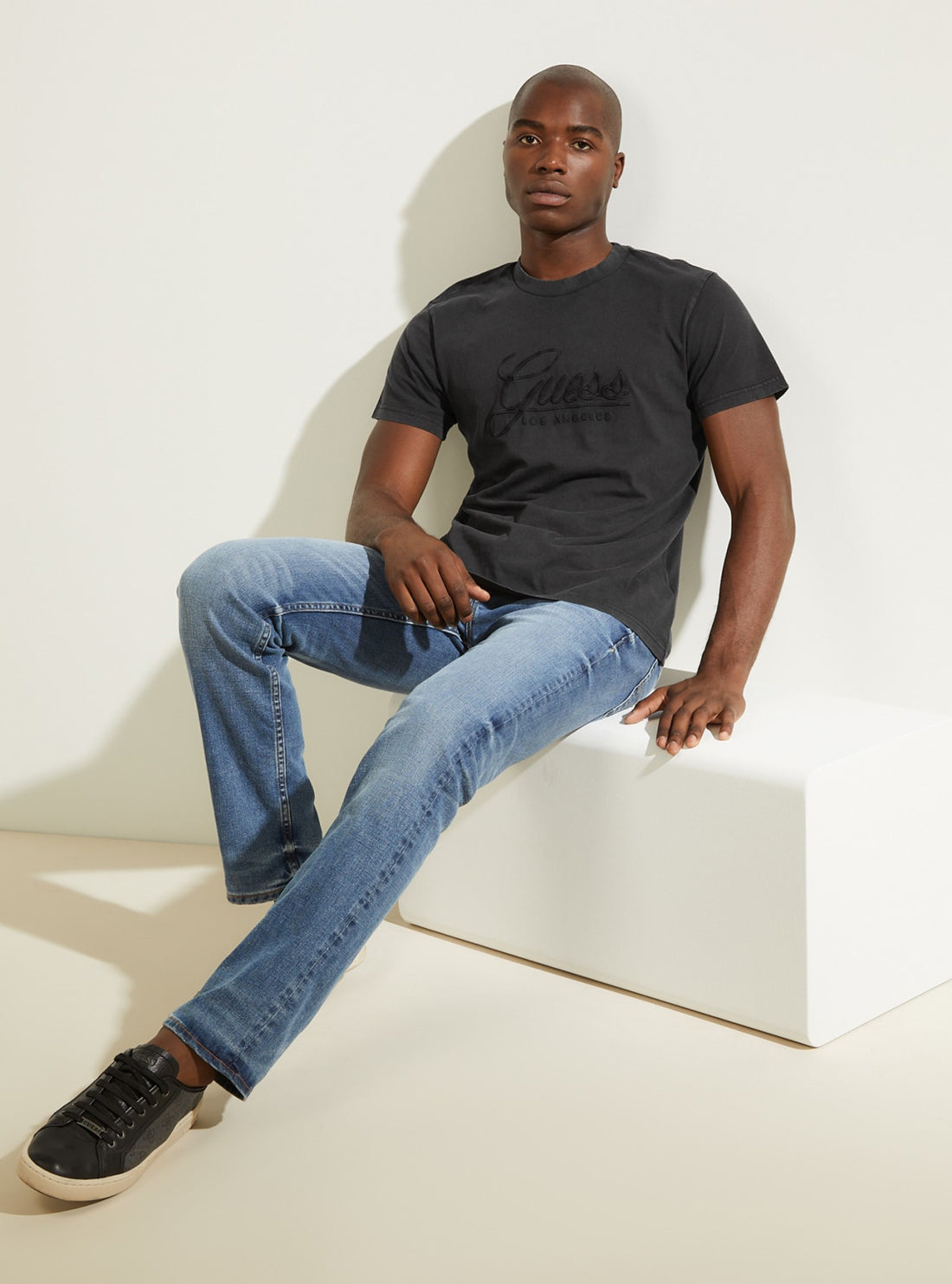 GUESS Mens Black Classical Embroidered Logo T-Shirt M1BI26K8FQ1 Full View