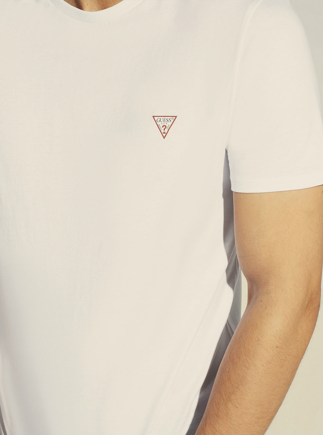 GUESS Men's White Core Logo T-Shirt M2YI36I3Z11 Logo View