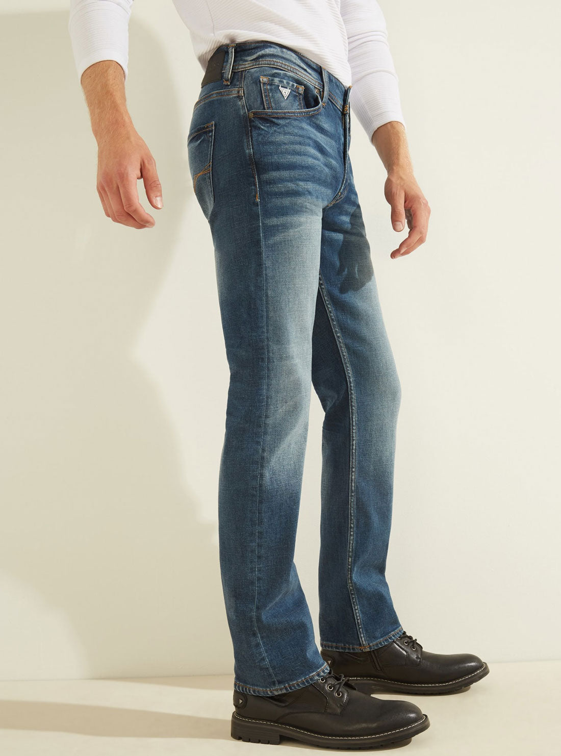 GUESS Mens Mid-Rise Regular Straight Denim Jeans In Delta Wash MB3AR4303DF Side View
