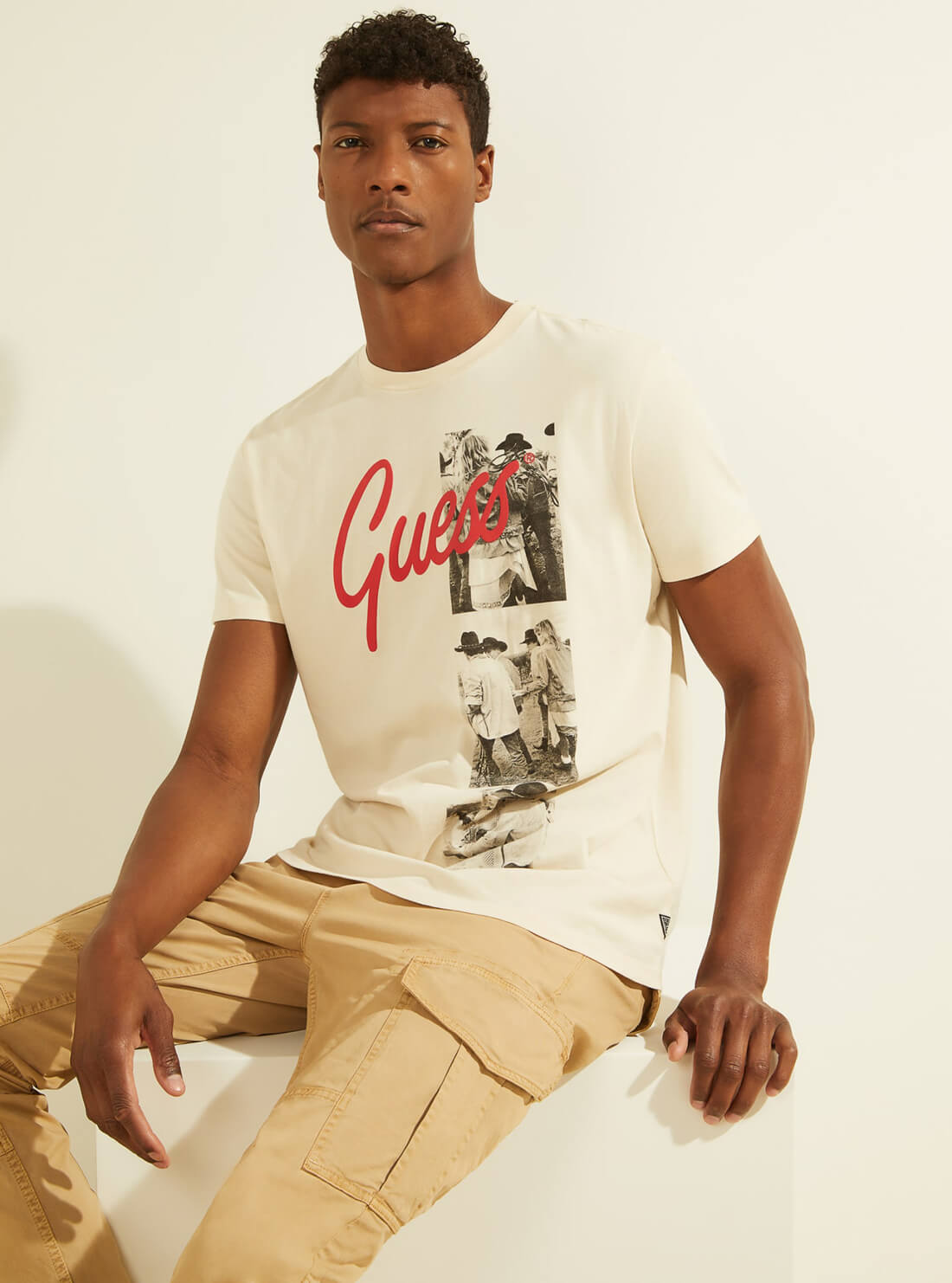 GUESS Mens Cream Script Logo Photograph T-Shirt MBGI31R9RM4 Front View