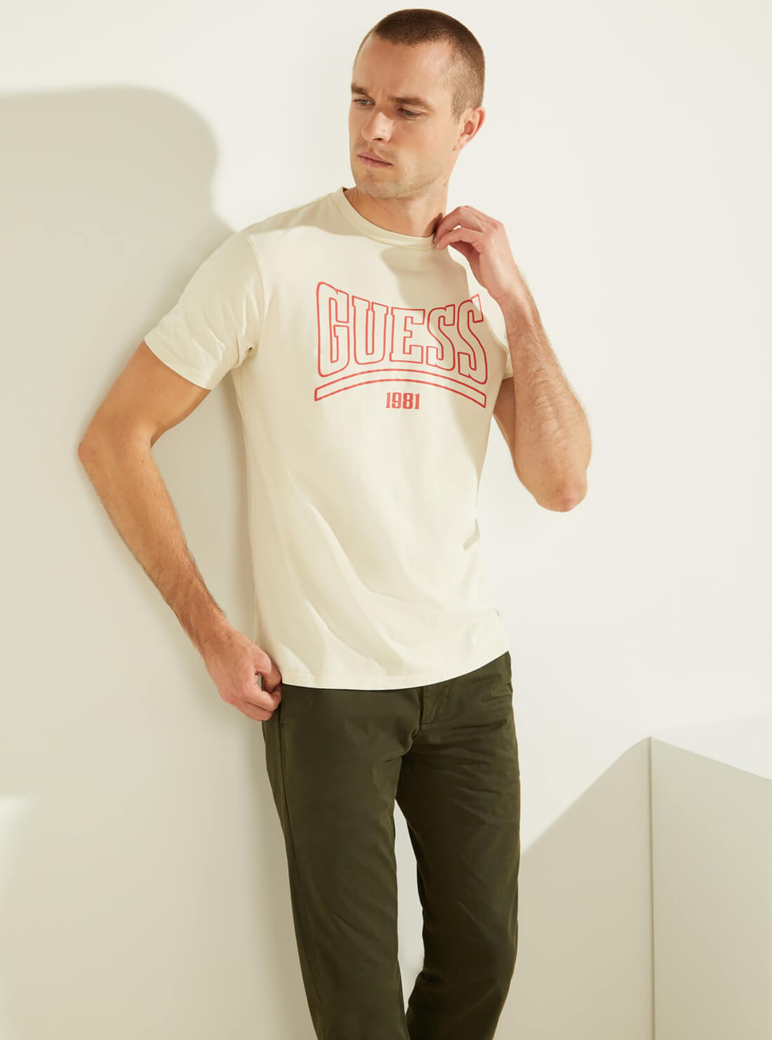 GUESS Mens  Cream Heritage Logo T-Shirt MBGI31R9RM3 Front View