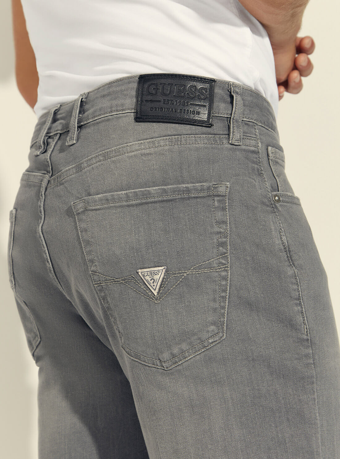 GUESS Mens Mid-Rise Slim Tapered Drake Denim Jeans in Grey Supra Wash M1BA37D4I04 Detail View